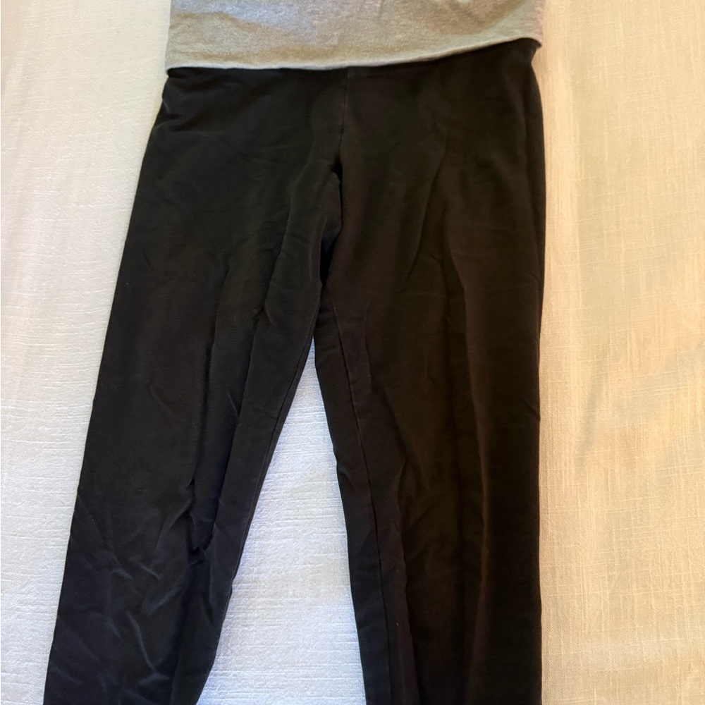 PINK Victoria's Secret Black and Gray Capri Leggings